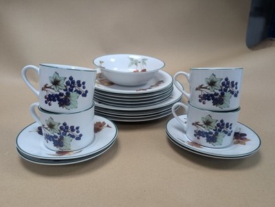 Vintage Royal Worcester Evesham Vale 18 teiliges Tafelservice (S3)