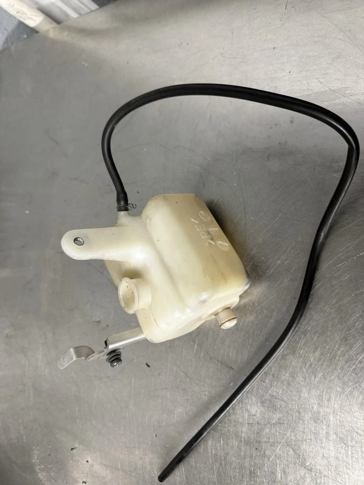 04-06 BOTELLA DEPÓSITO AGUA REFRIGERANTE YAMAHA YZF R1 5VY-21871-00-00 Foto 3 de 4