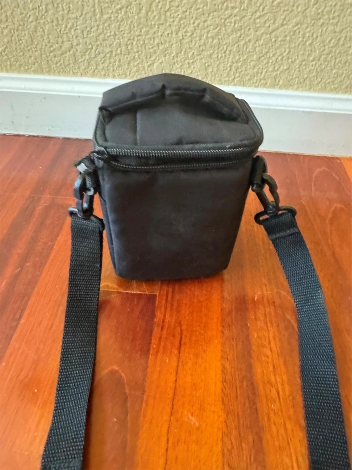 Case Logic TBC-404 Compact System/Hybrid Camera Case In Black - Image 3 of 4