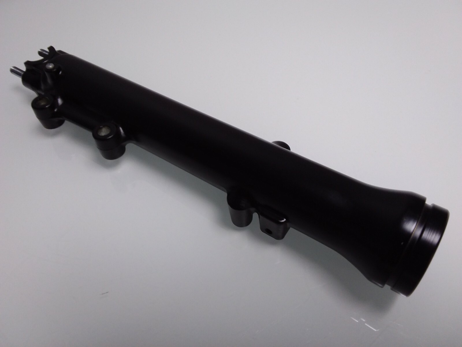 Pied fourche gauche Kawasaki pour réparer la suspension avant Z1000