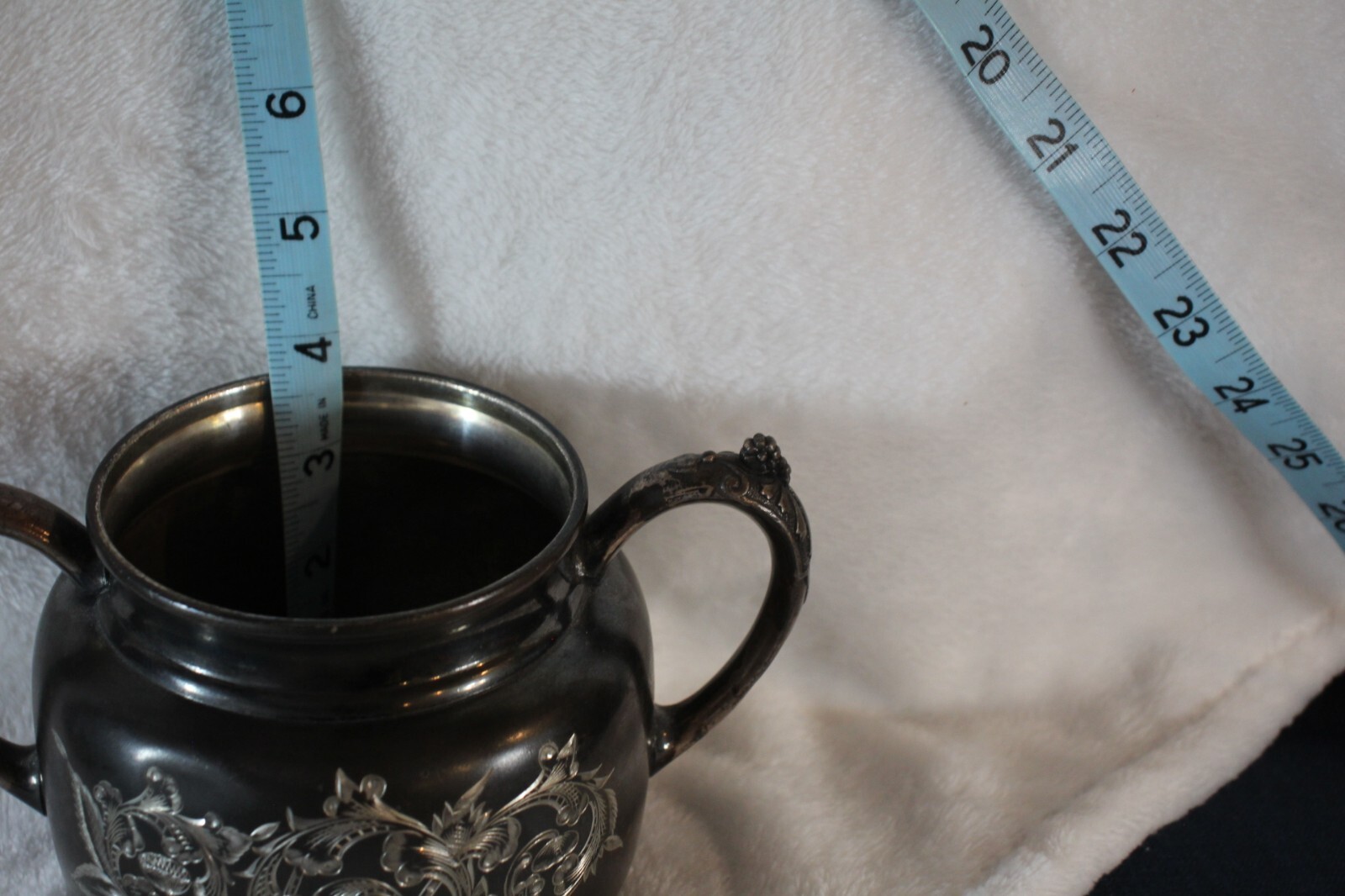 etched  Silver Sugar Bowl Middletown Plate Co. Quadruple plated marked 1120