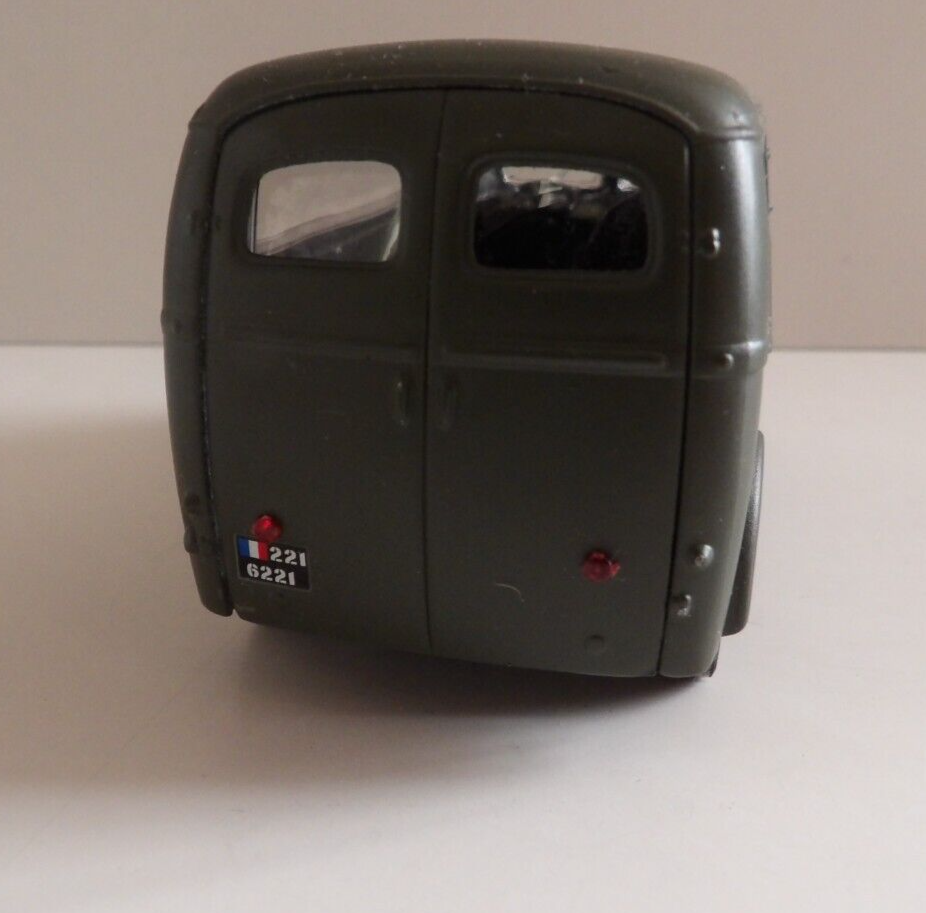 Peugeot d4a perrier 1/43 NEUF - Modélisme