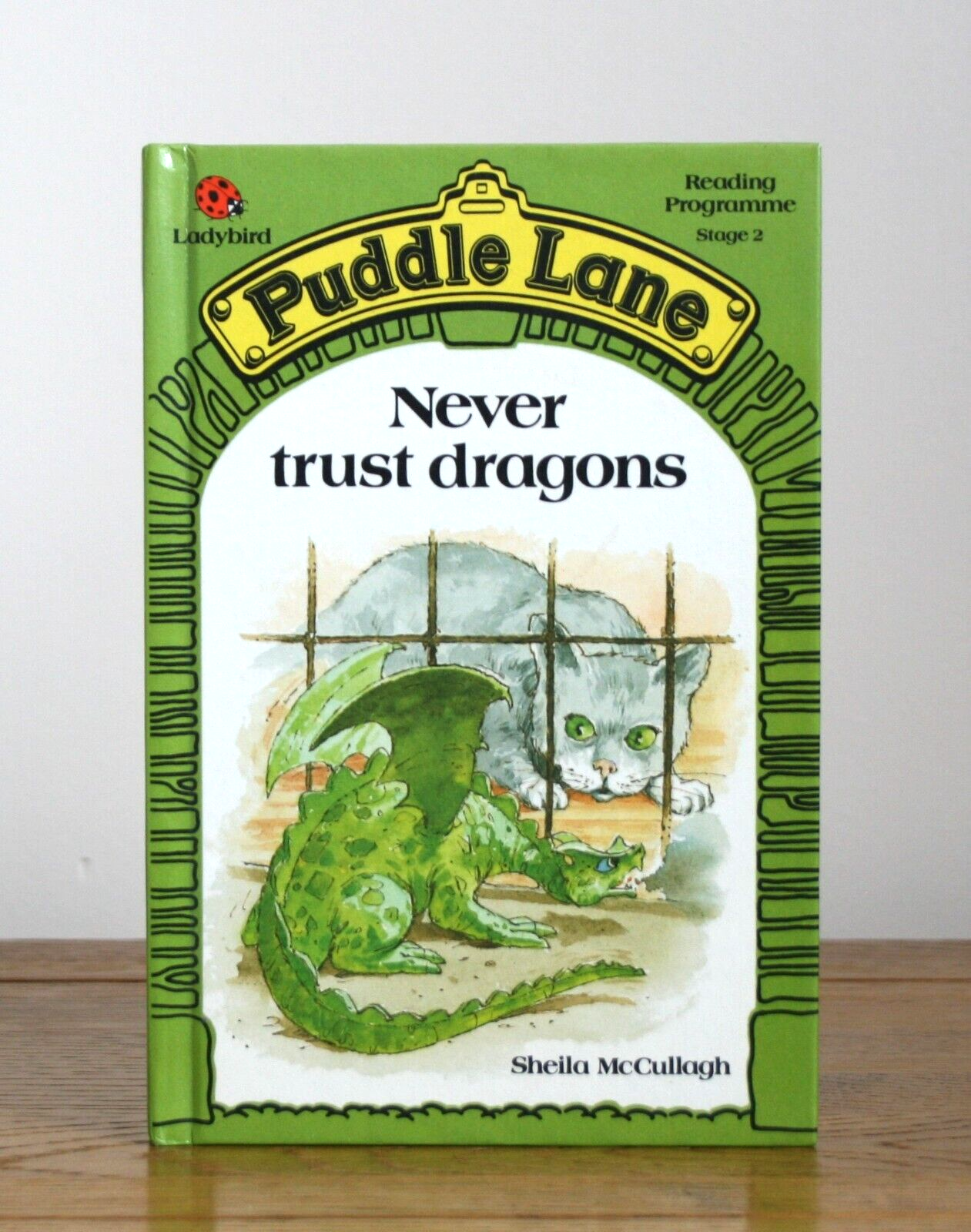 Never Trust Dragons by Sheila McCullagh (Ladybird Puddle Lane 1986 hardcover)