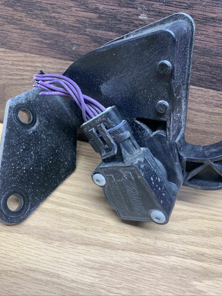 International Accelerator Pedal (2592857C91, 3828434C91, 6121133C1) SHIPS FREE - Image 2 of 4