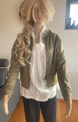 + leichte Freizeitjacke BEYOND LIMITS olivgrün Gr. M +