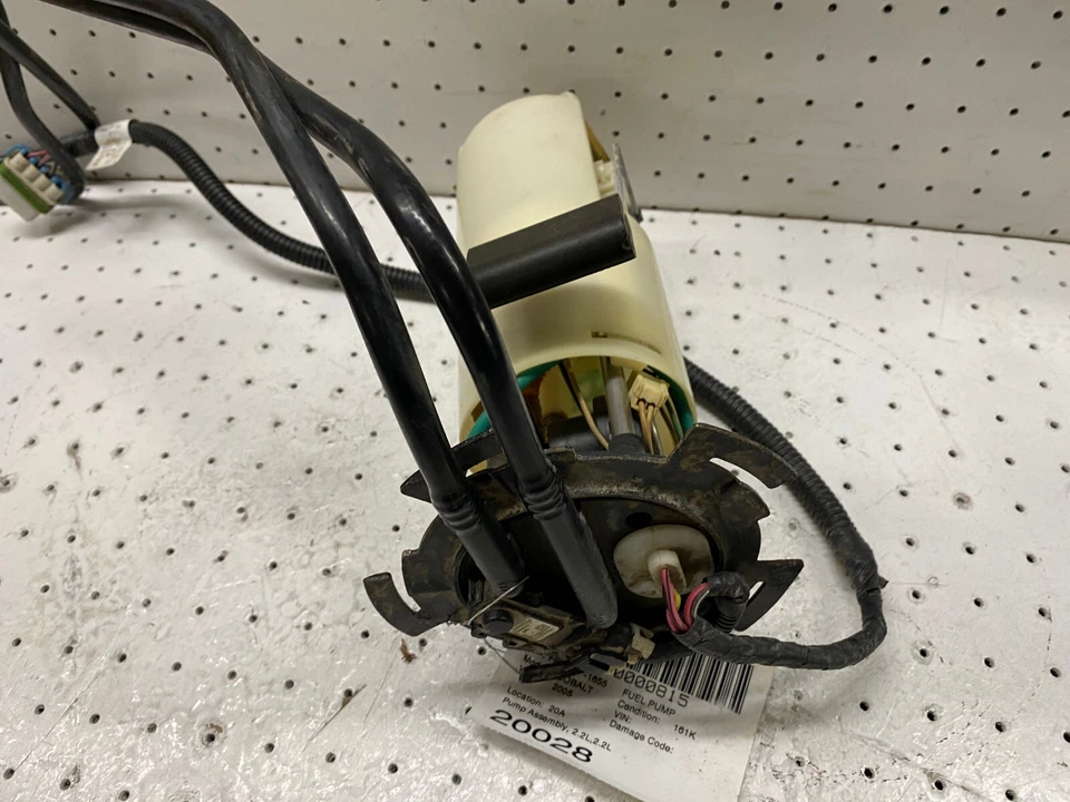 2005 Chevrolet Cobalt Saturn Ion 2.2L OEM Fuel Pump Assembly - Image 3 of 4