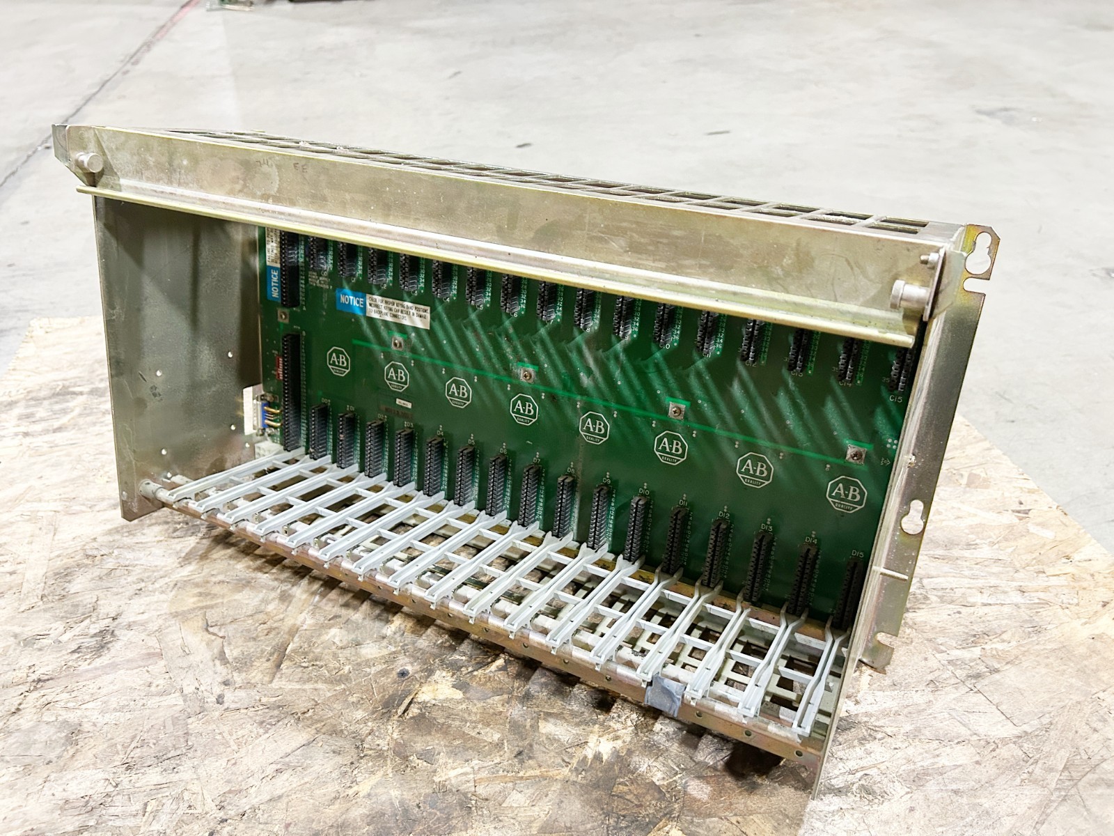 Allen Bradley 1771-A4B I/O 16 Slot PLC Chassis Rack 24A 5.25VDC
