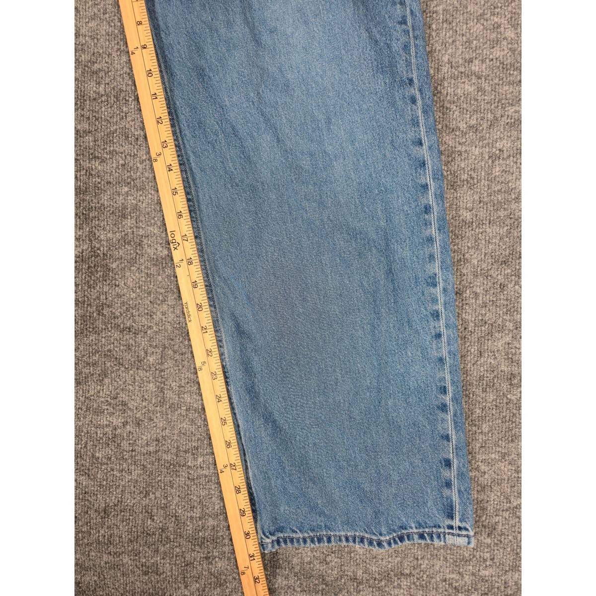 UNIQLO Jeans Mens 36x31 Light Wash Relaxed Fit Denim Pants View 4