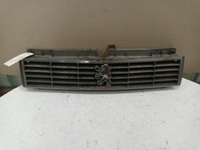 Calandre Peugeot 305