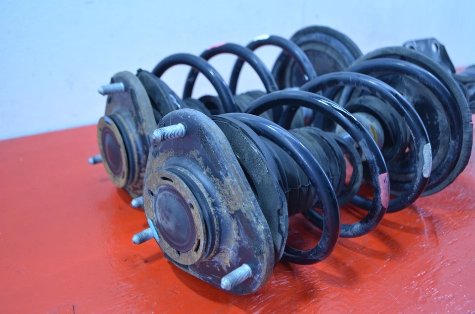 05-10 SCION TC FWD CONJUNTO DE AMORTECEDOR DIANTEIRO DIREITO/ESQUERDO FABRICANTE DE EQUIPAMENTO ORIGINAL - Imagem 2 de 4