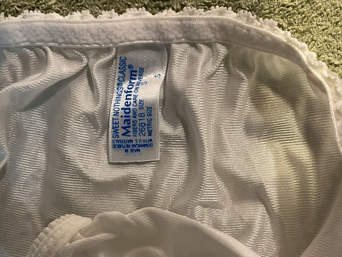 Maidenform Sweet Nothings Classic Satin & Lace Bikini Panties 5 Small NWT White - Picture 7 of 13