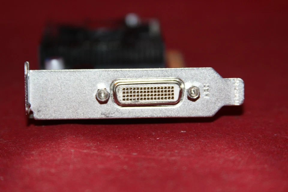 LP VisionTek ATI Radeon HD 3450 512 MB DDR2, PCI Graphics Card. (DMS-59) - Image 3 of 4