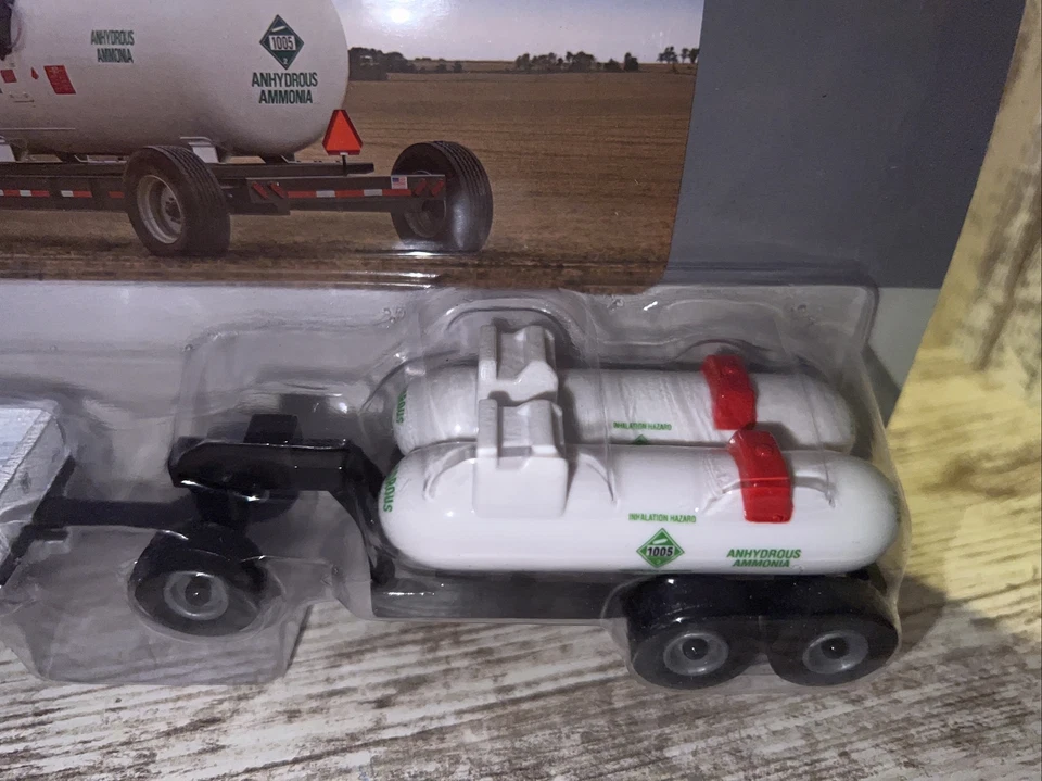 1/64 Scale  Dodge RAM 2500 pickup with Anhydrous Ammonia Tank Trailer - Image 3 of 4