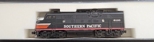 Kato 176-072 EMD F3-A Ph II Southern Pacific Rd# 6110 DC antiguo mecánico usado | Zustand: Used