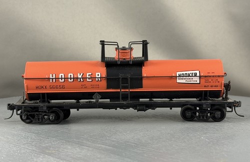 Athearn - Hooker Chemical - Coche cisterna químico 40' + Peso # 56656 con Kadees | Condition: Used