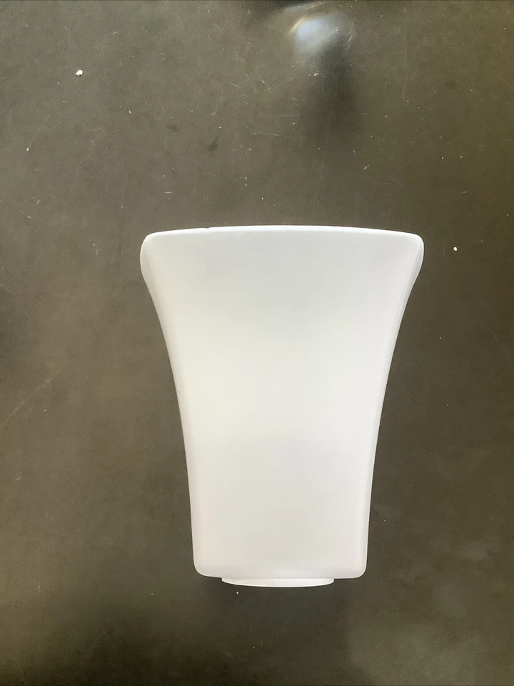 Lámpara de baño reversible con luz ancha Moen de 5". Cromo. YB5161CH. Foto 3 de 4