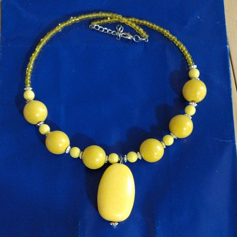 Bakelite Vintage Yellow Bead Necklace Large Pendant 16 Inch Statement Jewelry