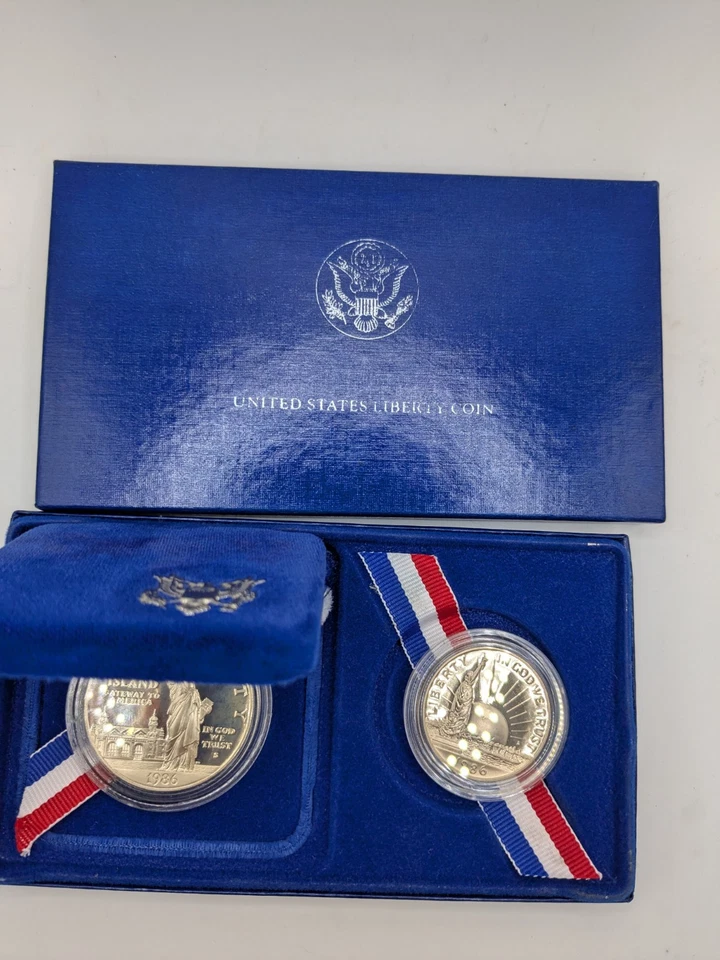 (1) United States Liberty Coins 1886-1986 Silver Dollar & Half Dollar Mint w/COA - Image 2 of 4