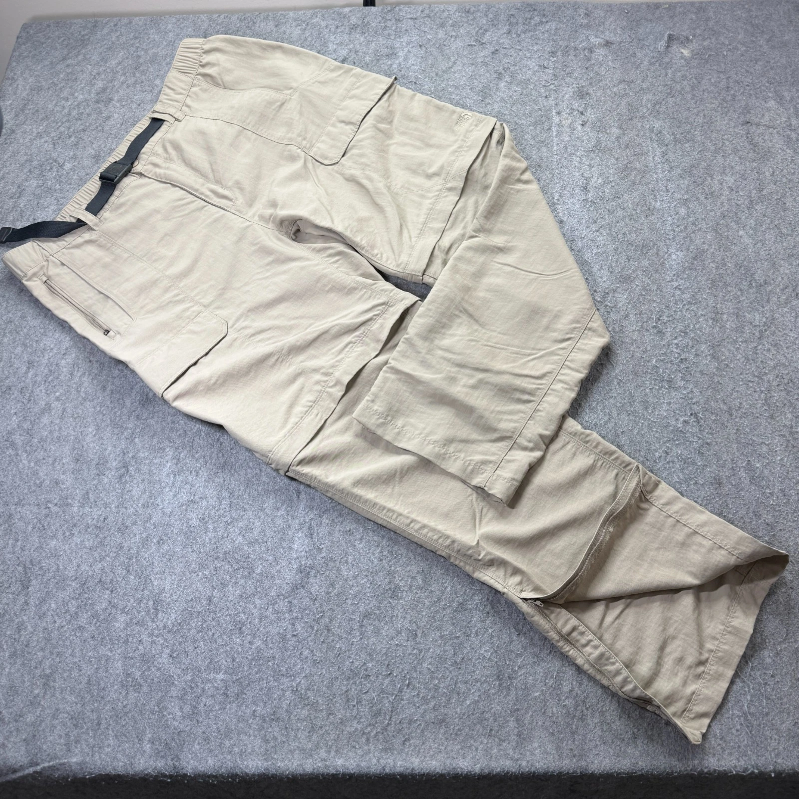 The North Face Cargo Pants Men 2XL Beige 32" Ankle Zip Nylon Convertible Belted