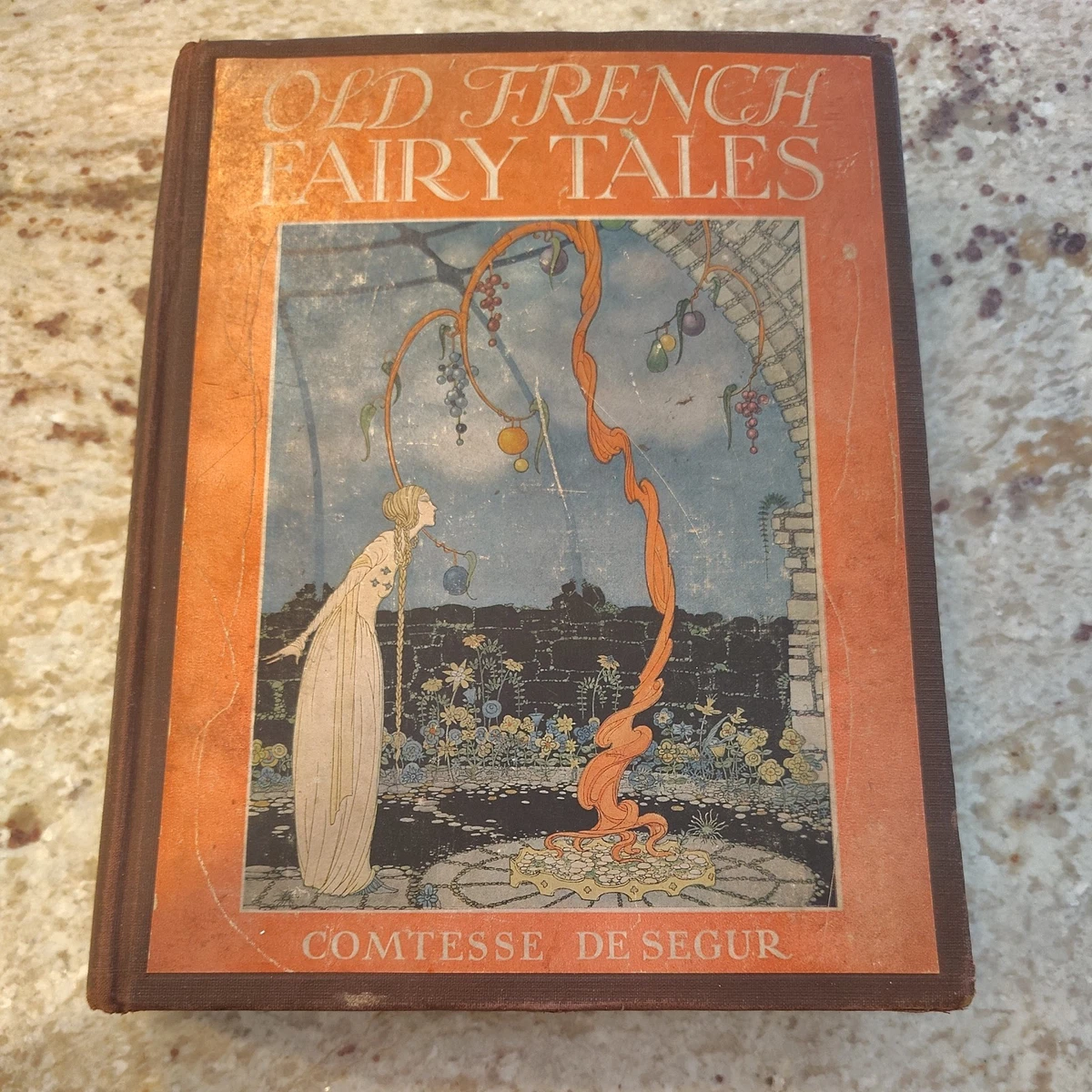 Children's 1900-1949 Antiquarian & Collectible Books in French for