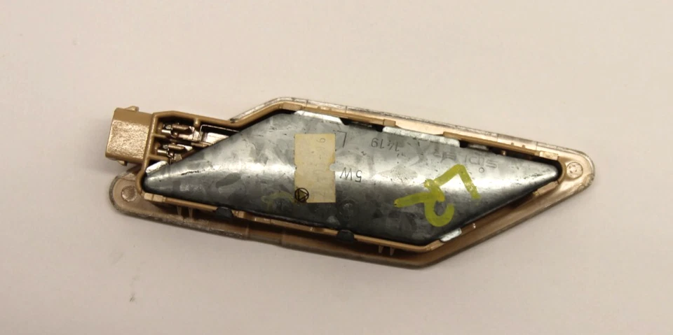 BMW E36 92-99 CONDUCTOR TRASERO IZQUIERDO INTERIOR BEIGE C PILAR LUZ LECTURA LÁMPARA BRONCEADO Foto 3 de 4