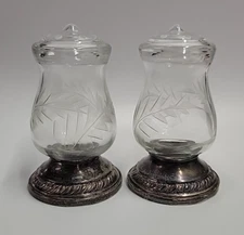Vtg Quaker Sterling Silver & Etched Glass Hurricane Salt & Pepper Shakers