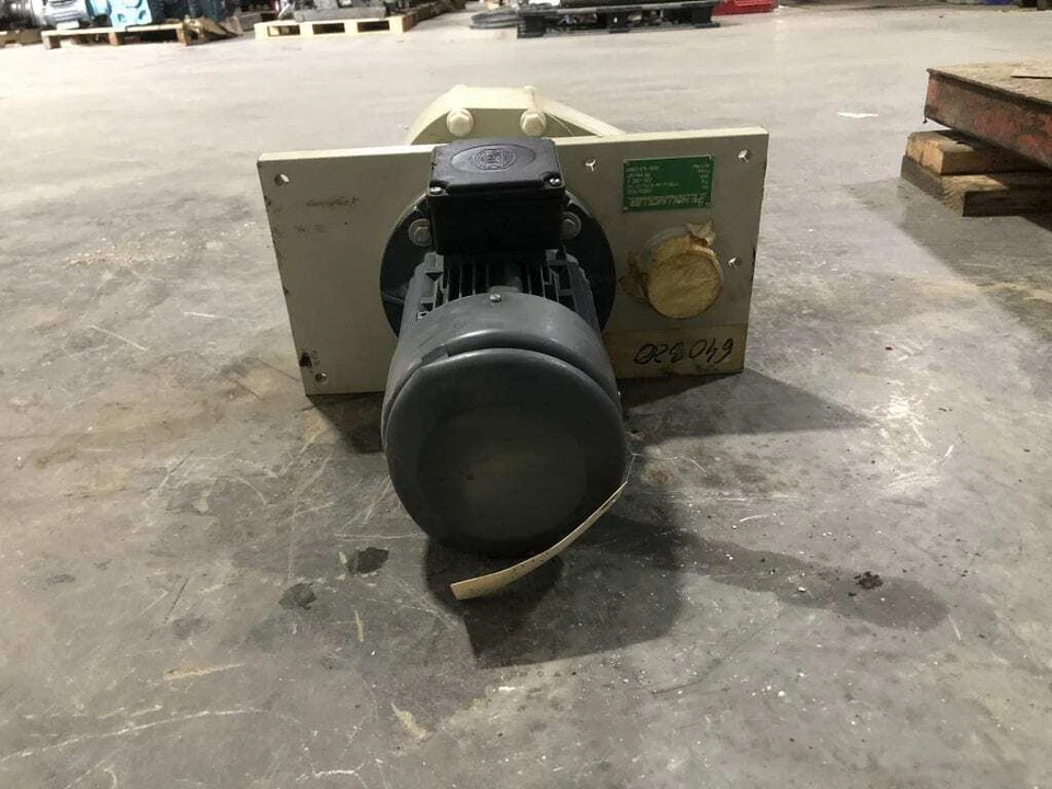 Bomba de refrigerante Hollmuller TPBU4-W-0,75-50 VK 0,75 kW 1410/1705 rpm 220-480 V 3 ph Foto 3 de 4