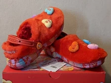 New SWEETHEARTS X CROCS US 10 M / 12 W Rare Fuzzy Deadstock Red Valentines Day