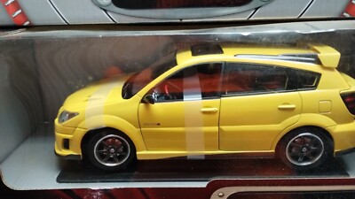 Road Signature Pontiac Vibe Toy Car 1:18 Scale Diecast New