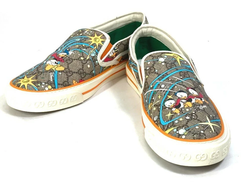 Chaussures baskets GUCCI Disney DISNEY Donald Duck GG toile à enfiler beige de JP