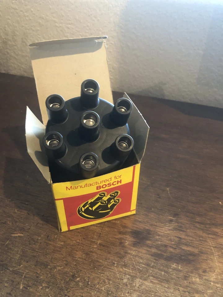 Новая крышка распределителя зажигания Robert Bosch 03 159 Datsun 1979-83 280ZX - Изображение 2 из 3