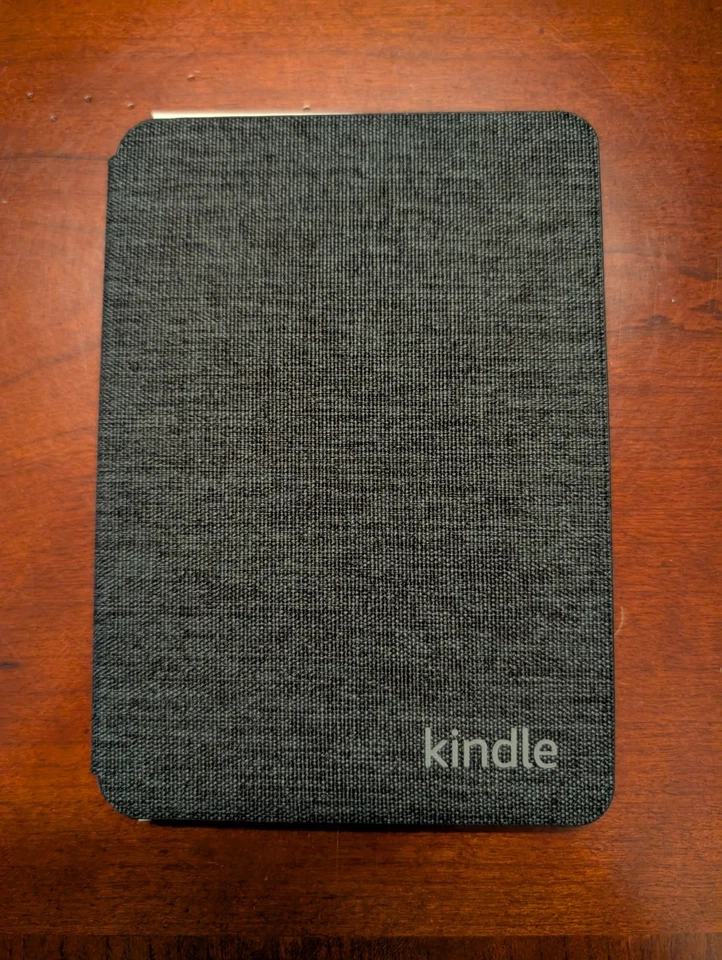 Funda de tela Amazon Kindle 11ª generación - negra - caja abierta Foto 4 de 4
