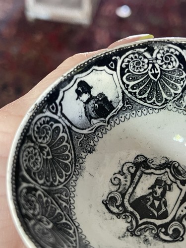 ANTIQUE B & W HANDLESS CUP NAPOLEON BONAPARTE SCENES SOLDIERS WAR - Picture 14 of 14