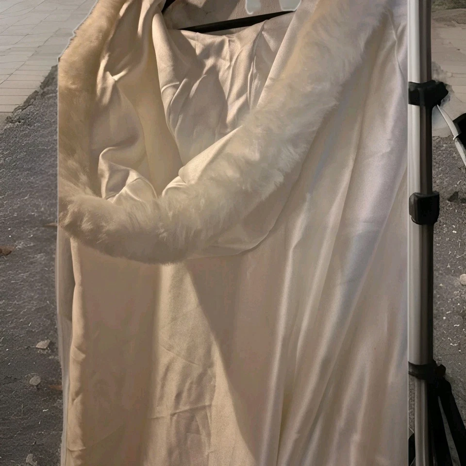 Faux Fur & Silk Hooded Cape Bridal Warm Costume Theater Wedding Cloak Cape - Image 3 of 4