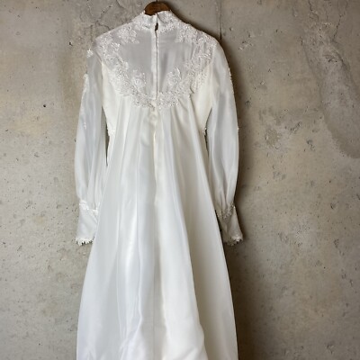 vintage 70s whimsical daisy wedding dress sheer sleeve vintage 70s whimsical daisy wedding dress sheer sleeve