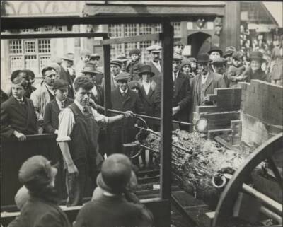 Roasting the Ox at Stratford Upon Avon Stratford Upon Avon 1930 Old Photo