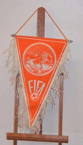 **ANCIEN FANION DE FOOT borussia mönchengladbach 1971 FIFA MAILLOT FRANCE - Imagen 2 de 2