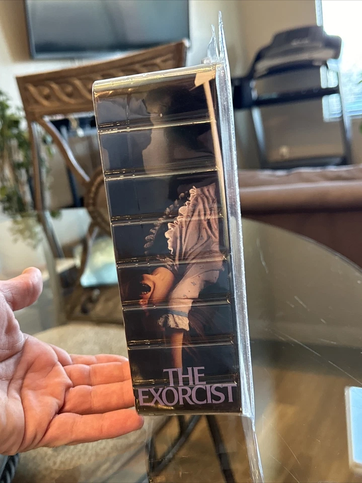 Figura de acción NECA Cult Classics serie 7 The Exorcist Spider Walk Regan Foto 2 de 4