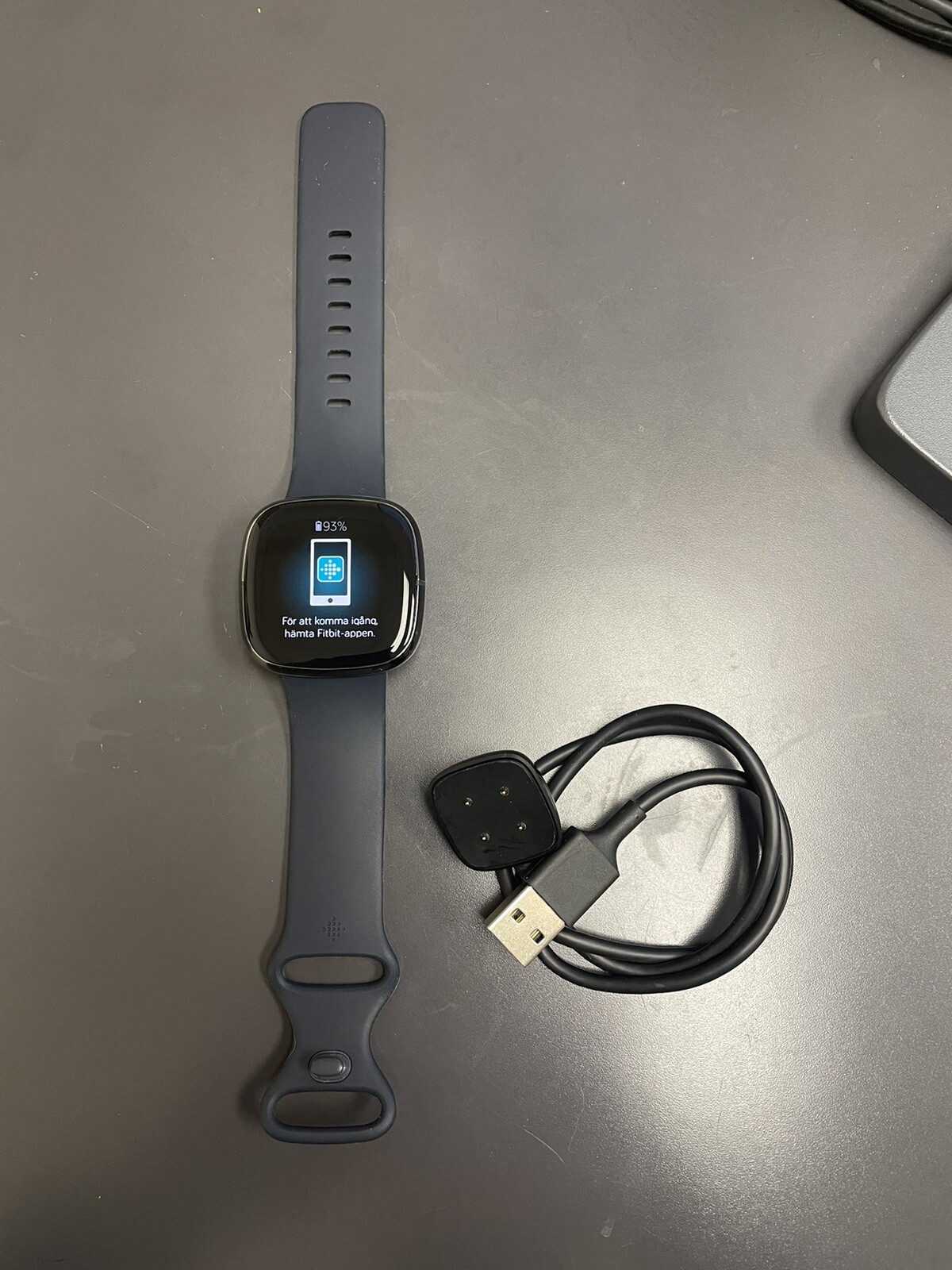 Fitbit FB512 Sense Advanced Health & Fitness Smartwatch in Excellent Condition-image