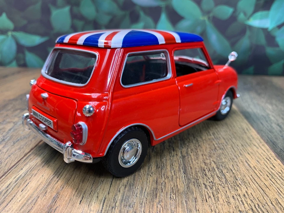 AS-IS DIECAST CAR MOTOMAX MORRIS MINI COOPER S RED/UNION SCALE 1:18 - Image 3 of 4