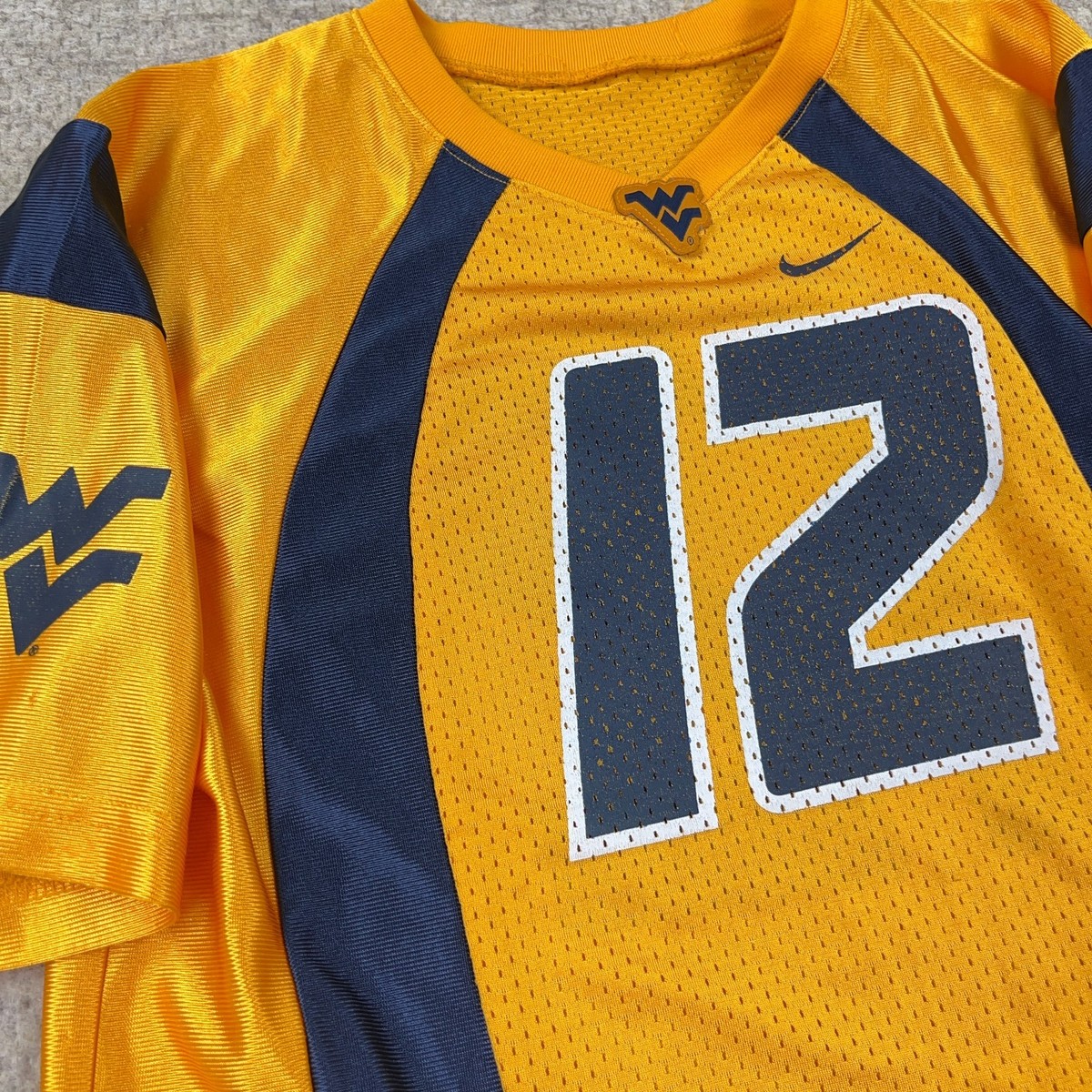 Vintage West Virginia Mountaineers Jersey Youth Medium Yellow Nike