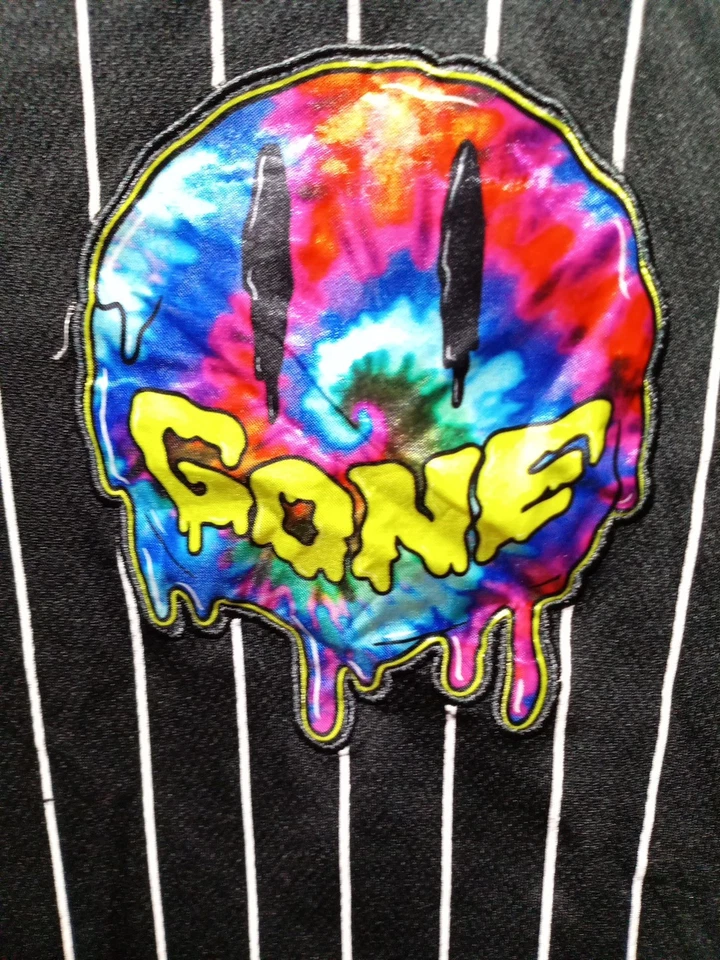 Camisa Rue21 Mentally Gone Cuarto Botón Manga Corta Pequeña Para Hombre Negra/Rayas Foto 4 de 4