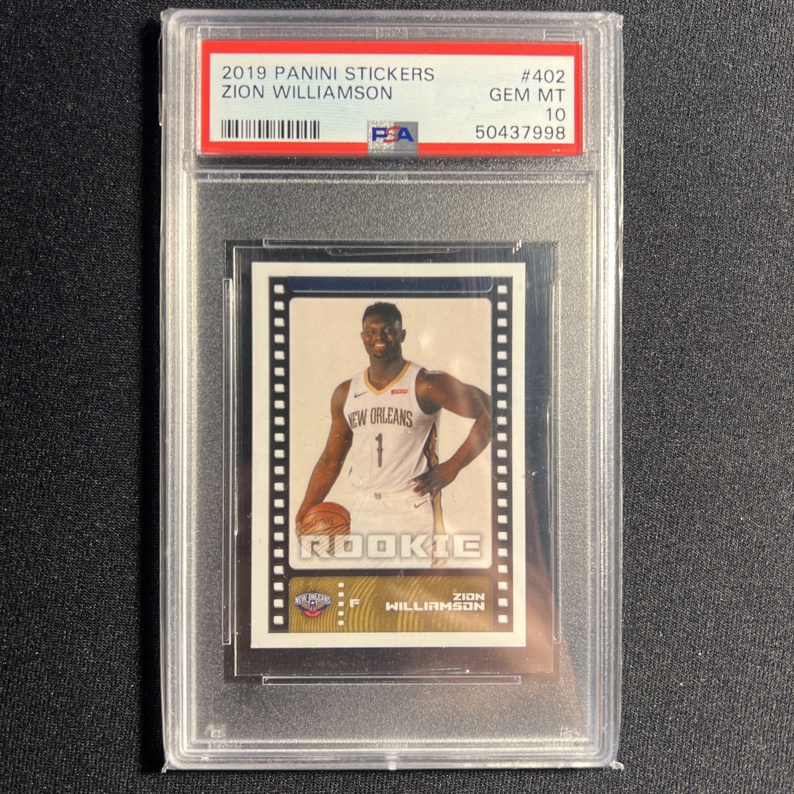 2019-20 Panini NBA Stickers Zion Williamson Rookie Card RC #402 PSA 10 Pelicans