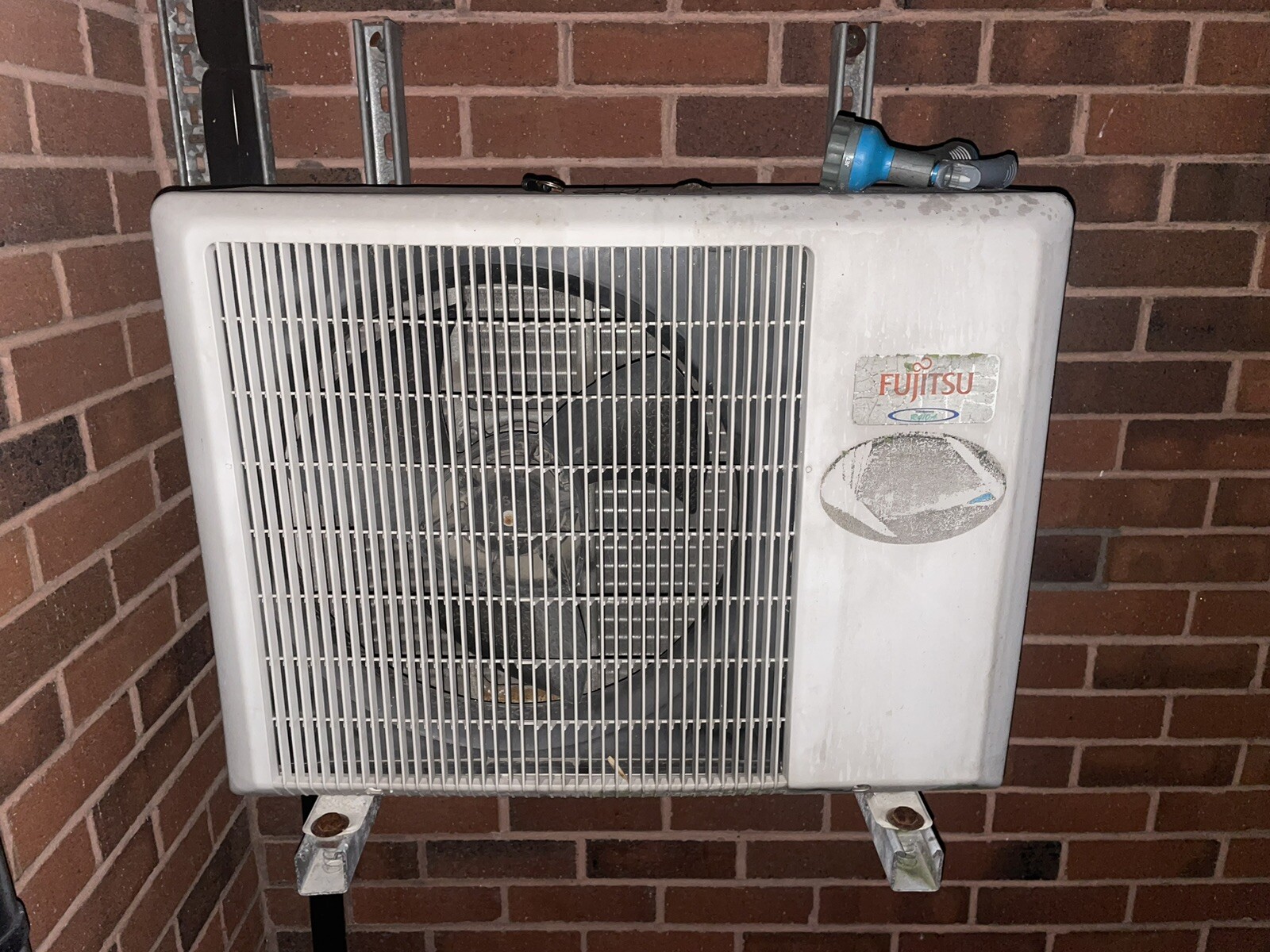 fujitsu air conditioning unit AOY9FSBC. 2 Units AVAILABLE (Can Deliver