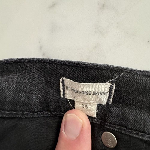Pantalones de mezclilla Madewell para mujer 25x27 negros 11" tiro alto ajustados elásticos oscuros - Imagen 6 de 9
