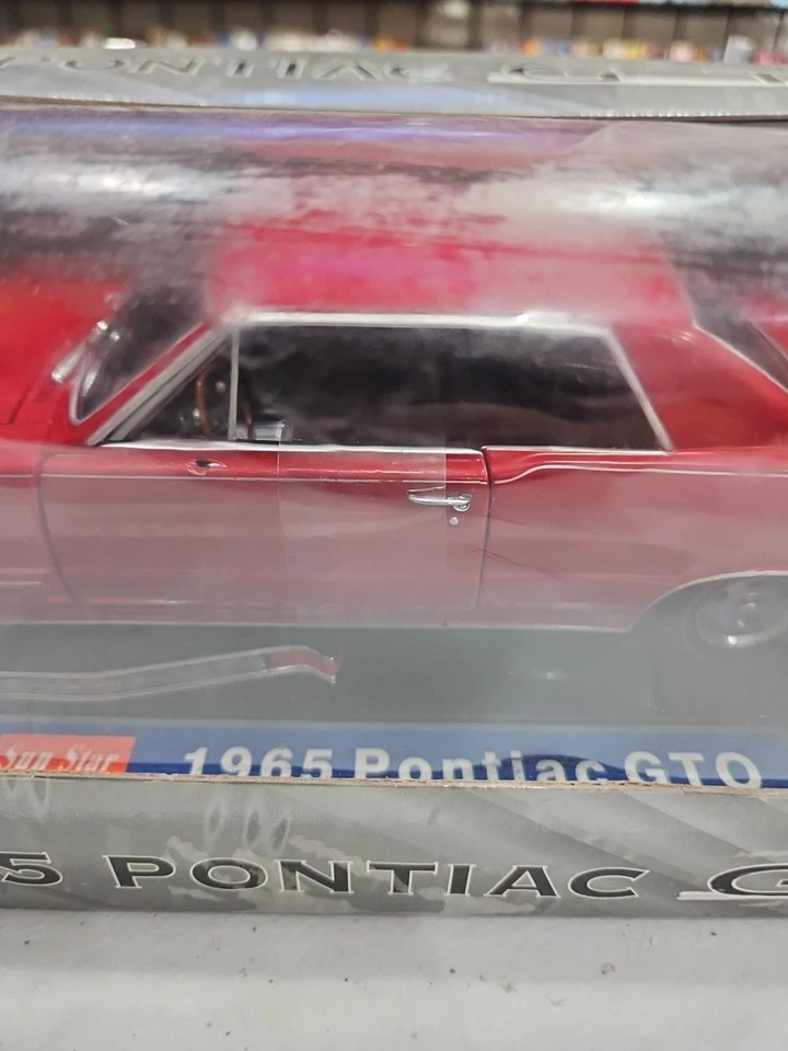 Sun Star 1965 Pontiac GTO carro modelo fundido vermelho - Escala 1:18 - PEÇAS CAÍRAM  - Imagem 3 de 4