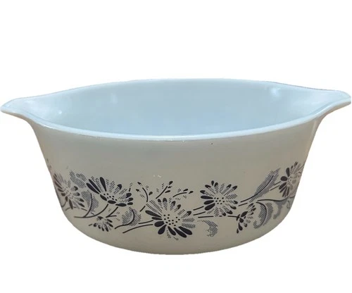 Pyrex Vintage Glassware Colonial Mist (Blue on White) 3 cup