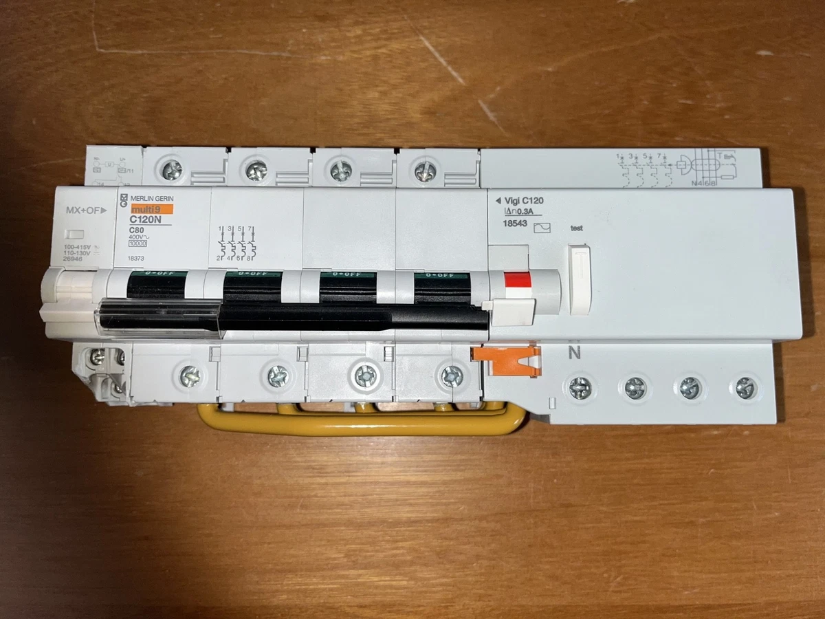 DISJONCTEUR TÉTRAPOLAIRE MERLIN Gerin C60N C10 4P 24227 EUR 14,90 - FR DISJONCTEUR TÉTRAPOLAIRE MERLIN Gerin C60N C10 4P 24227 EUR 14,90 - FR