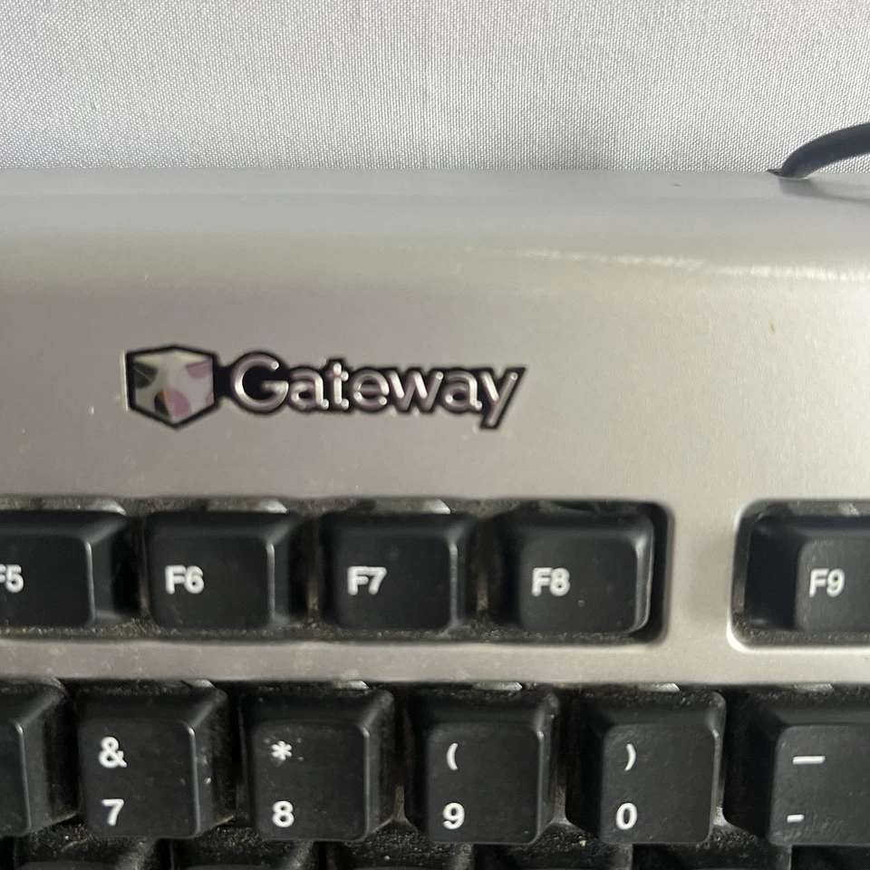 Gateway Ergonomic Extended Keyboard Pre Owned KB 0532 - Image 2 of 4