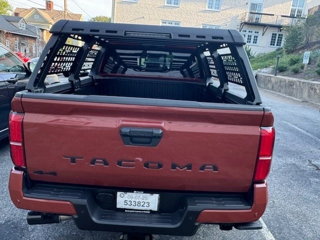 ESTANTE CAMA ARB con paneles Molle Tacoma cama de 6' Foto 2 de 4